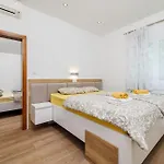 By The Sea In Appartement