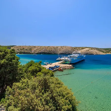 Apartment By The Sea In *