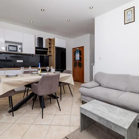 By The Sea In Apartment Lopar