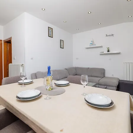 Apartment By The Sea In Lopar