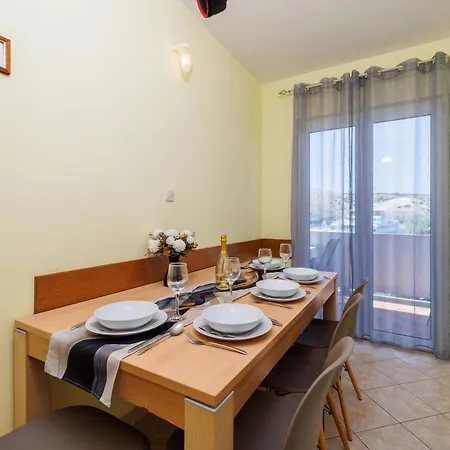 Apartment By The Sea In *