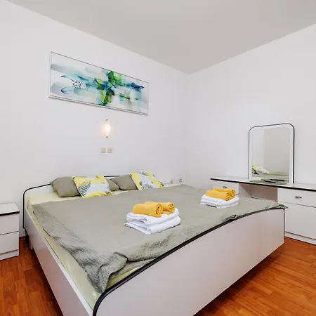 Apartment By The Sea In Lopar