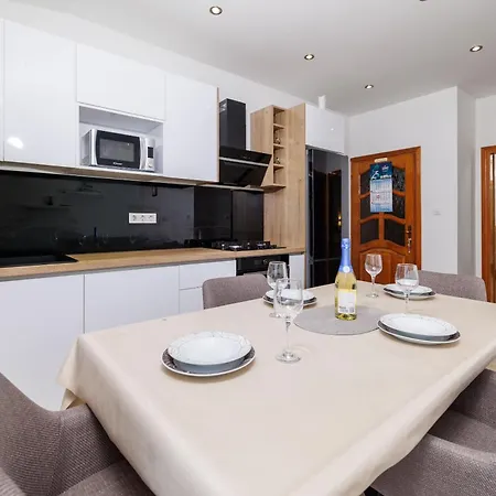 Apartment By The Sea In Lopar