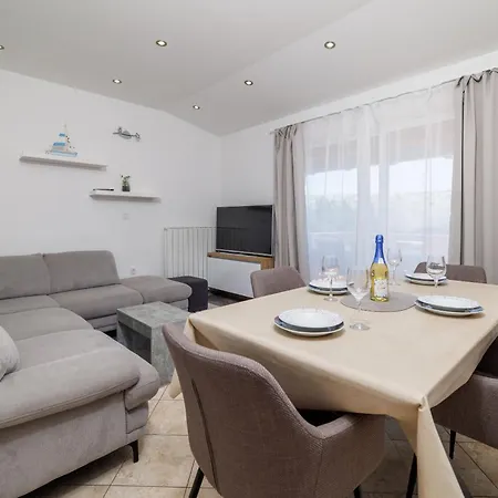 Apartment By The Sea In Lopar