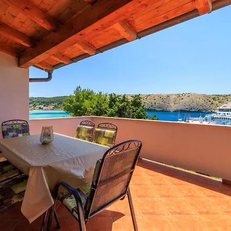 Apartment By The Sea In *