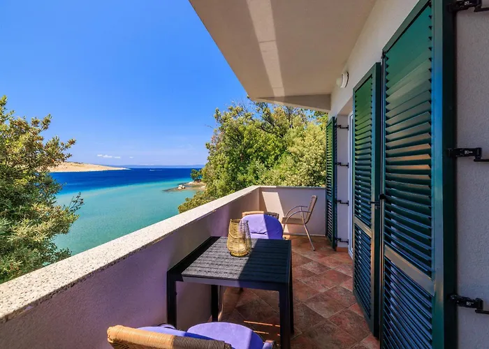 By The Sea In Appartamento Lopar