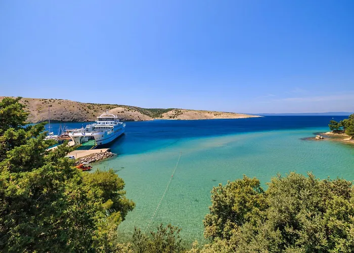 Apartment By The Sea In