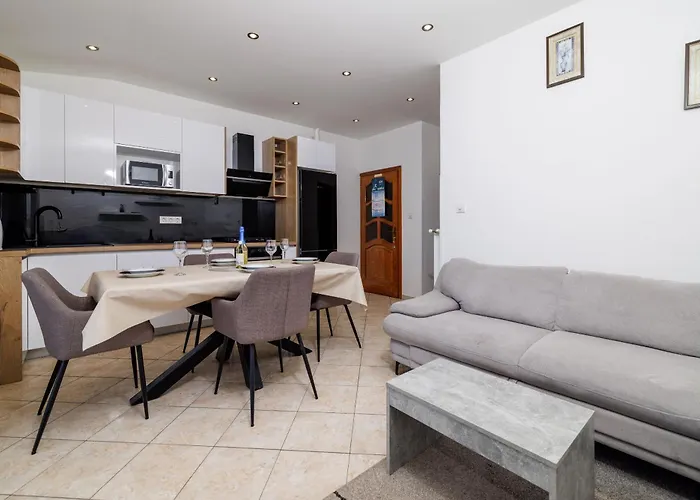 By The Sea In Apartment Lopar