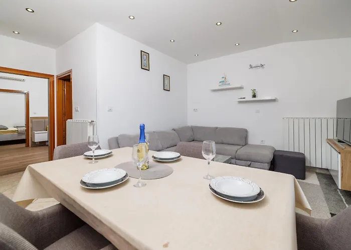 Apartment By The Sea In Lopar