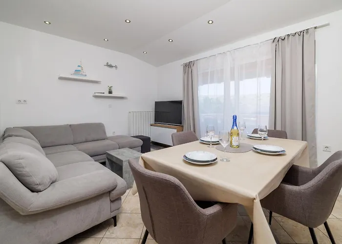 Appartamento By The Sea In Lopar