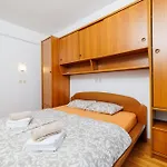 Apartman By The Sea In