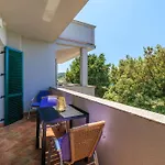 By The Sea In Apartman